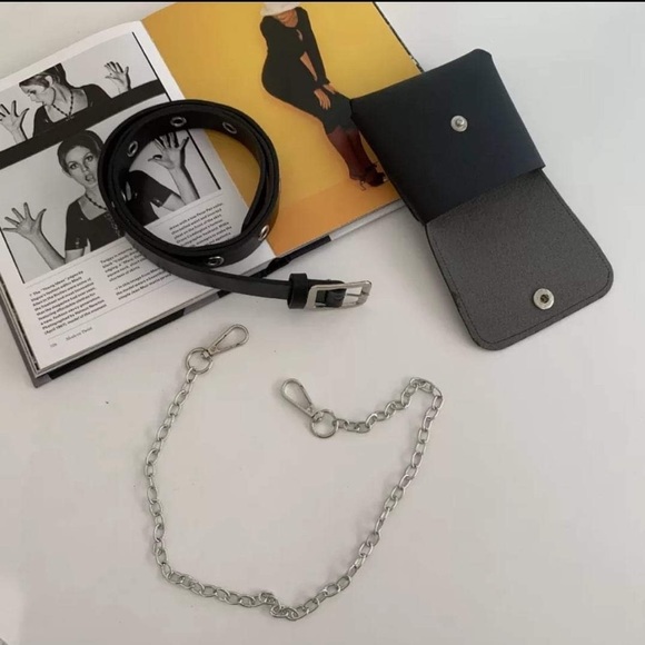 New! Mini Black Leather Belt Bag - Picture 4 of 6